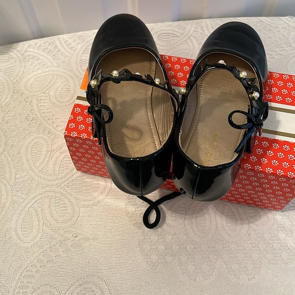 Girls size 2 shoes. - Picture 3 of 5